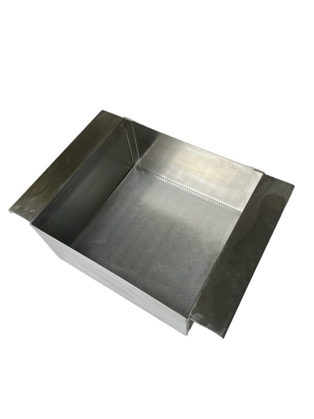 Quality Industries Hand Sifter, for 2/3 Pan, 14" x 10" x 5.4", Stainless Steel - Commercial Kitchen Accessory